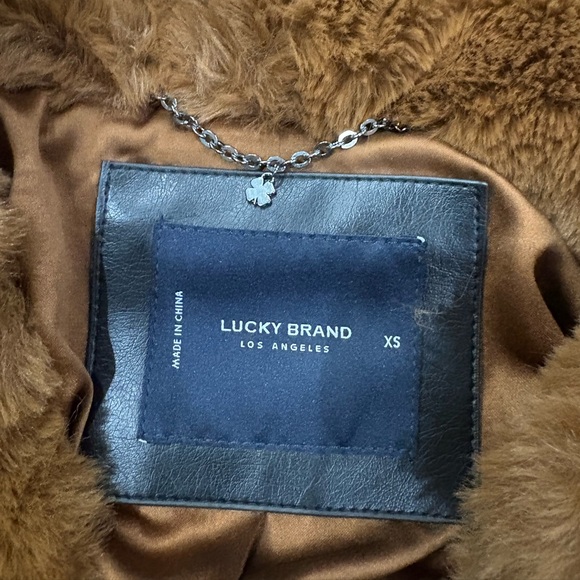 Lucky Brand Los Angeles Faux Fur Coat - Picture 2 of 4